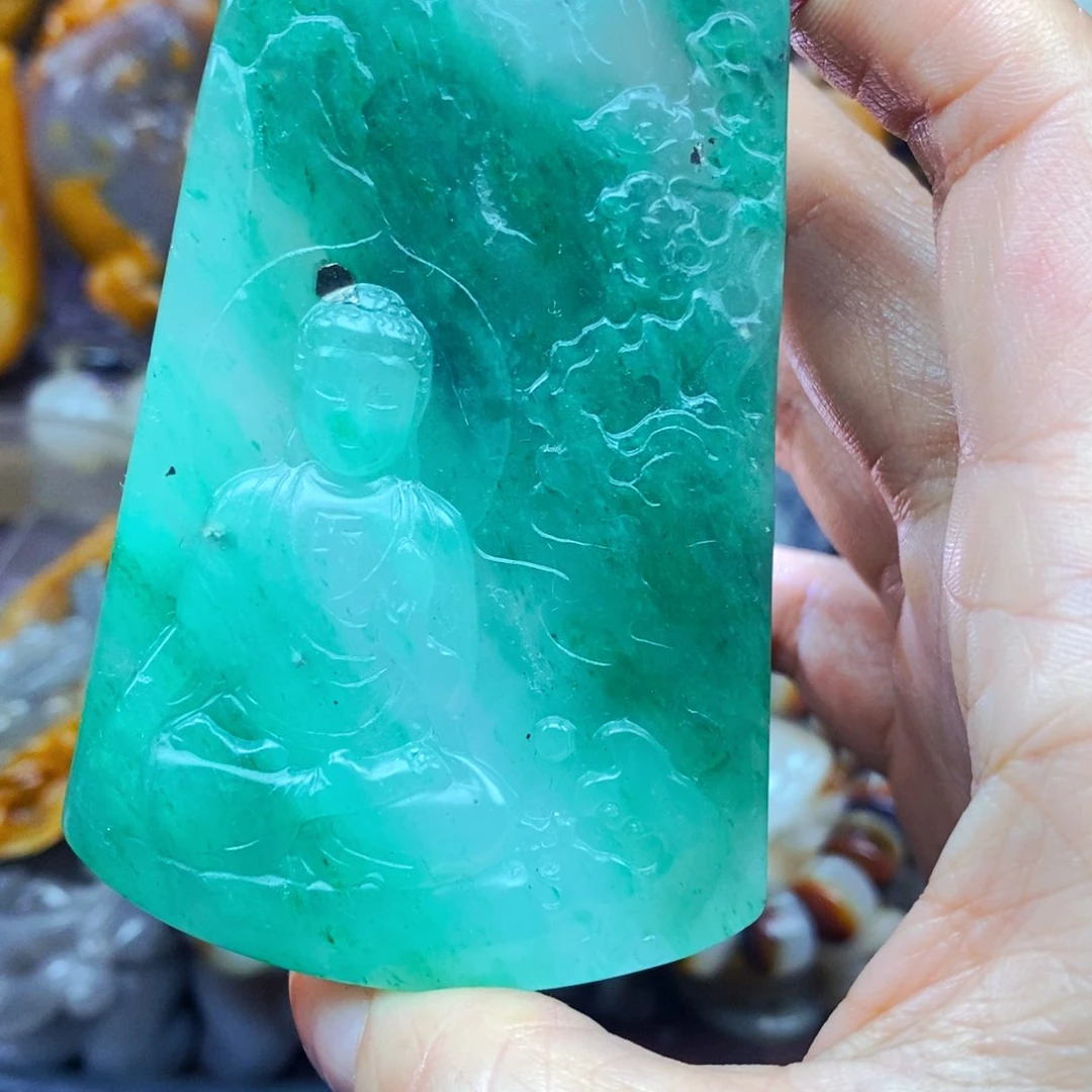 未镶嵌石英质玉（黄龙玉）颈饰