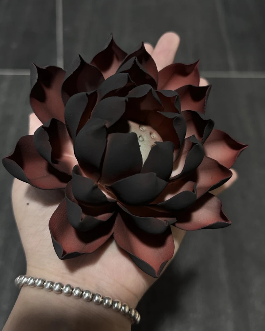 不泥不器·陶瓷纯手工捏花手捏花黑莲花香插扩香器陶瓷摆件