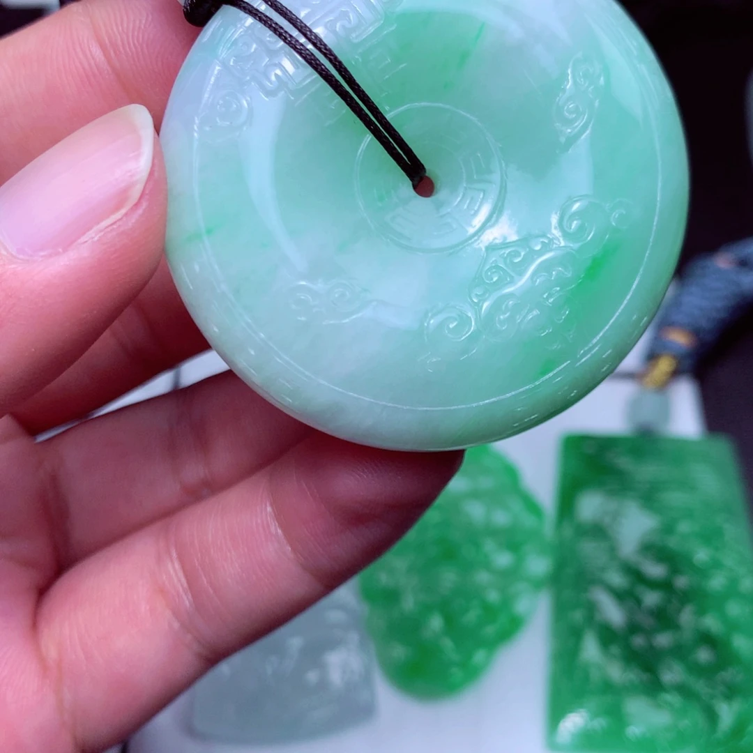 颈饰未镶嵌翡翠天然A货翡翠