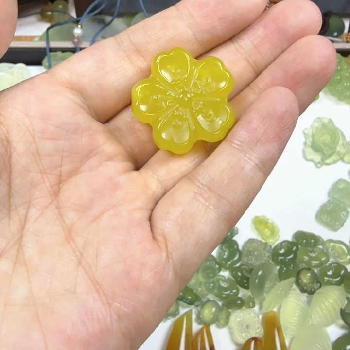 蛇纹石玉未镶嵌颈饰⁺****事