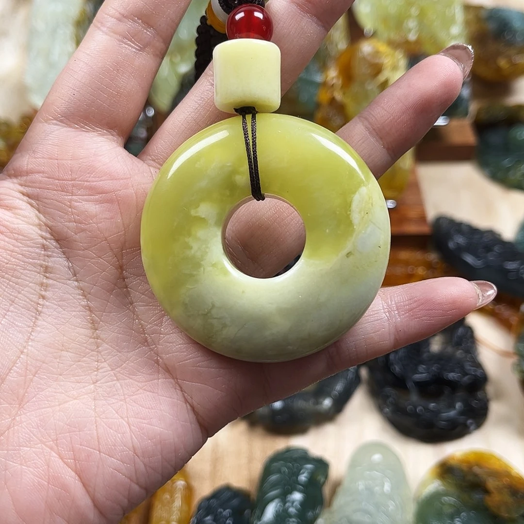 未镶嵌蛇纹石玉颈饰