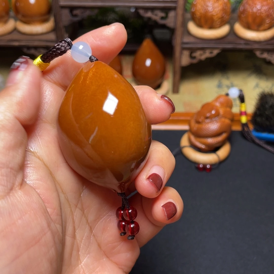 橄榄核吊坠一线天35穿配