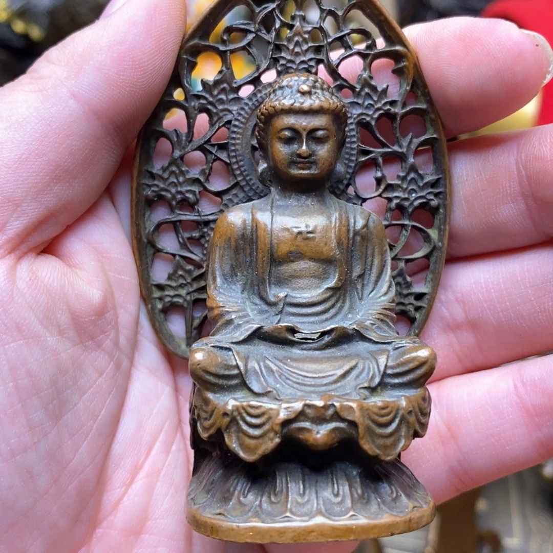 铜器摆件做工精良