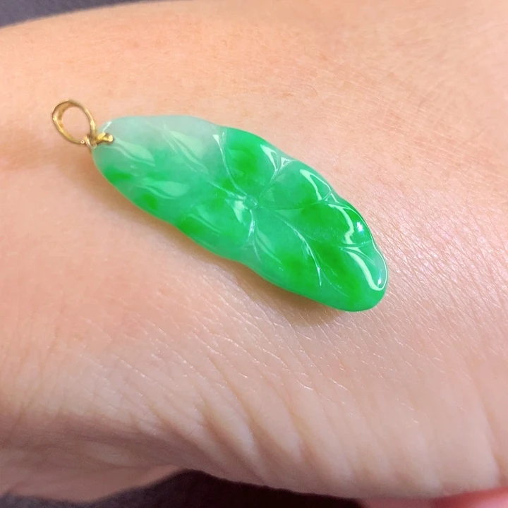 翡翠18K金镶嵌颈饰翡翠