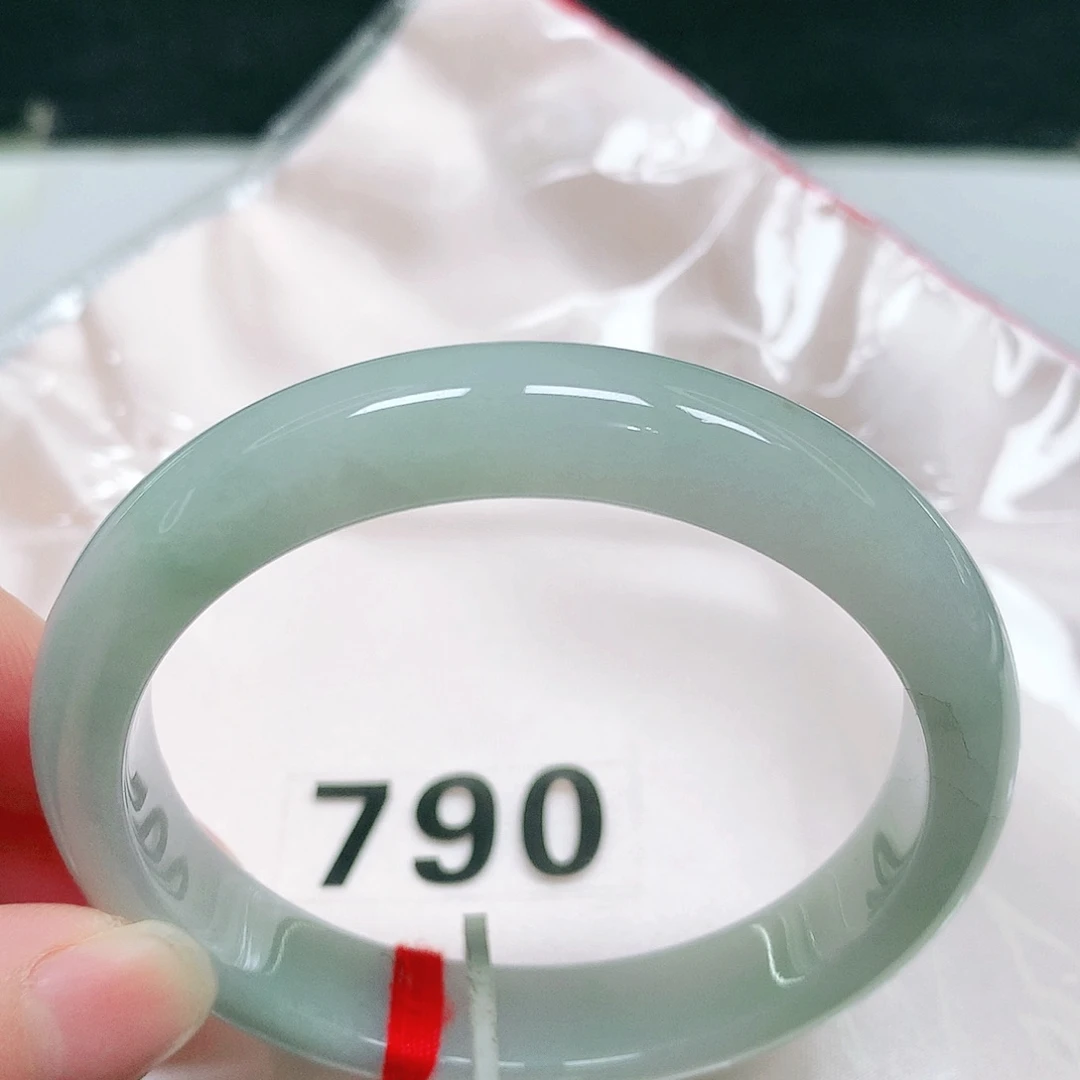 翡翠未镶嵌手镯66 号翡翠手镯