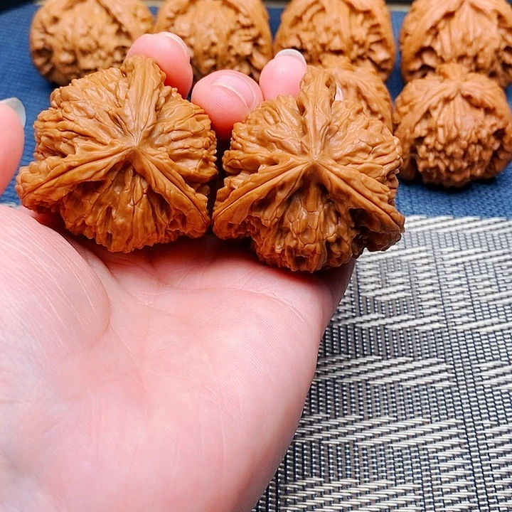 ****星吊坠文玩核桃三棱