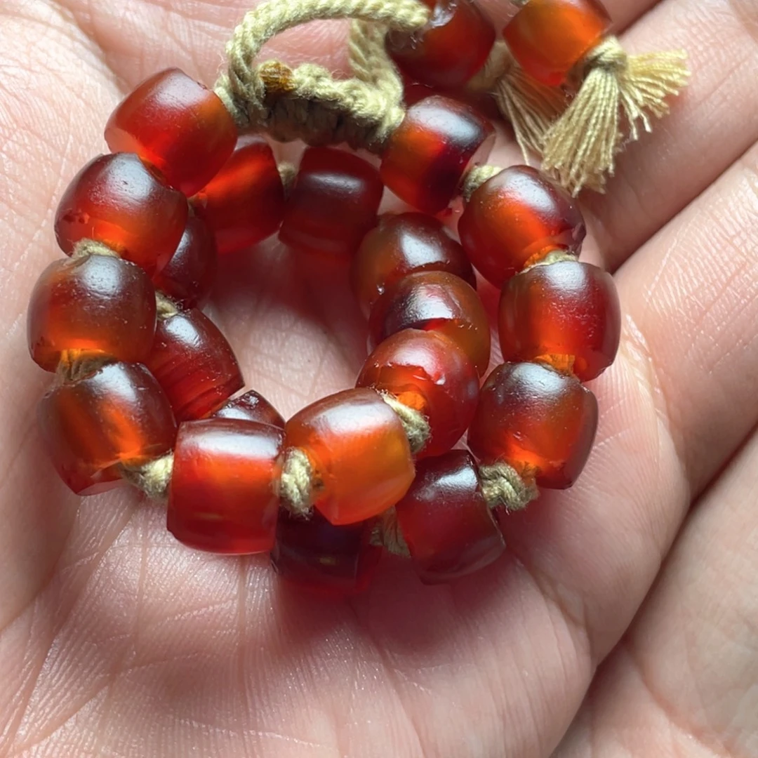 白***客玛瑙/玉髓未镶嵌颈饰