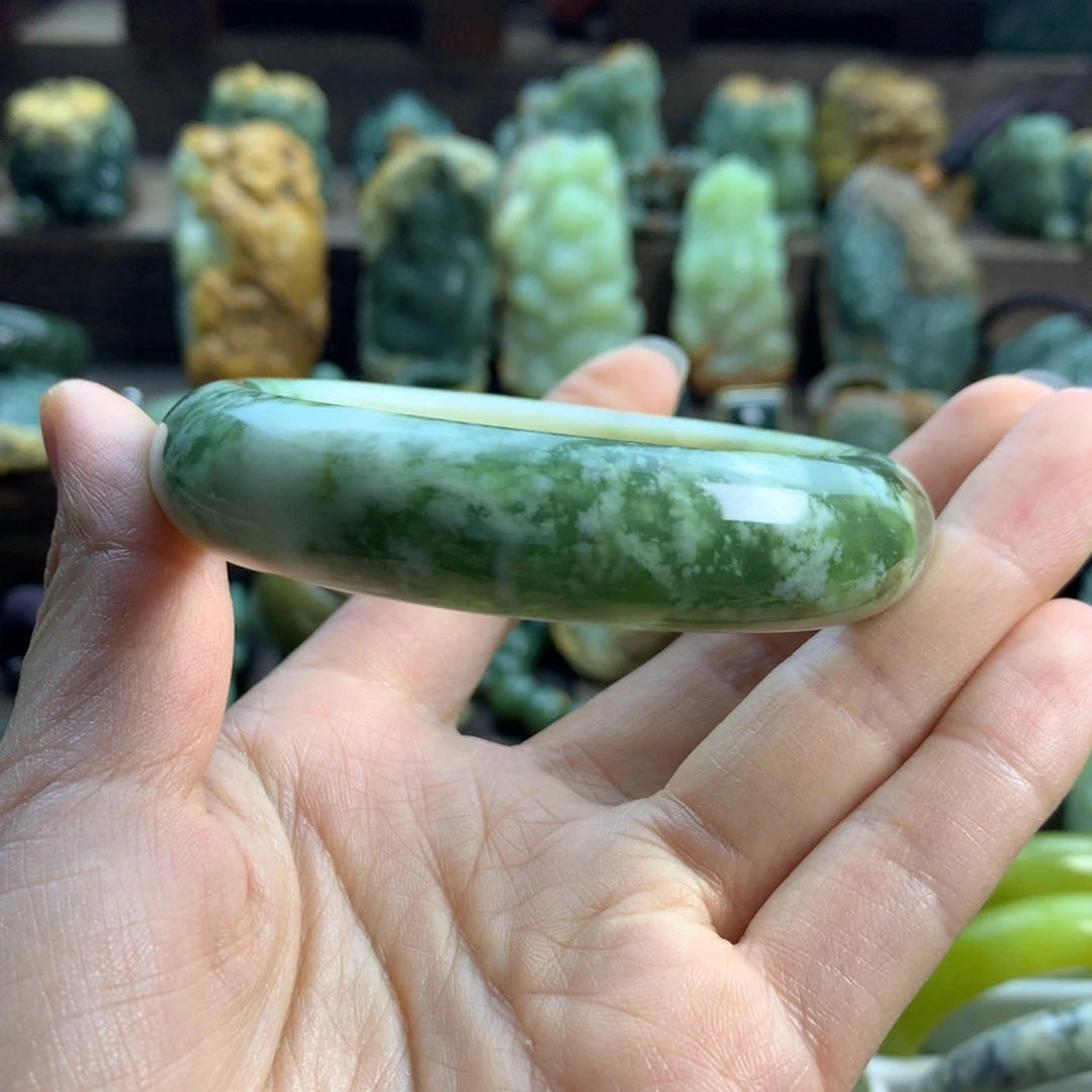 岫岩河磨玉（透闪石质玉）手镯未镶嵌?****的