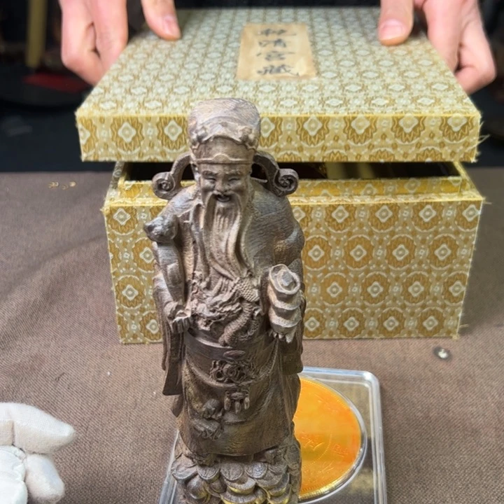 精品摆件工艺品等