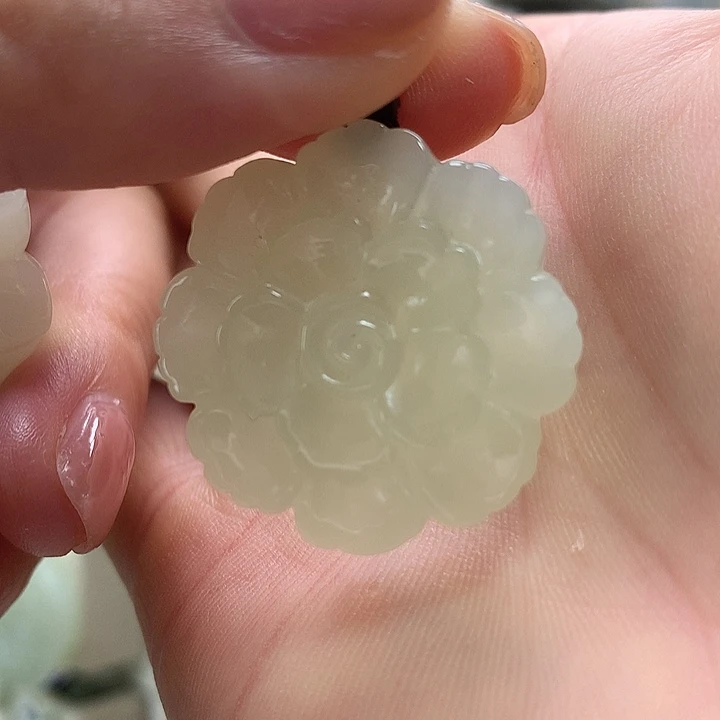 盈***盈颈饰未镶嵌和田玉