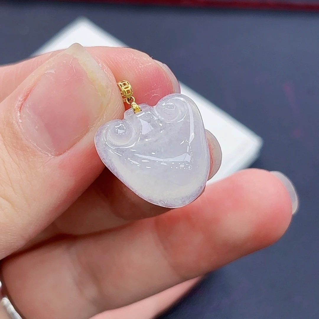 翡翠18K金镶嵌颈饰如意吊坠