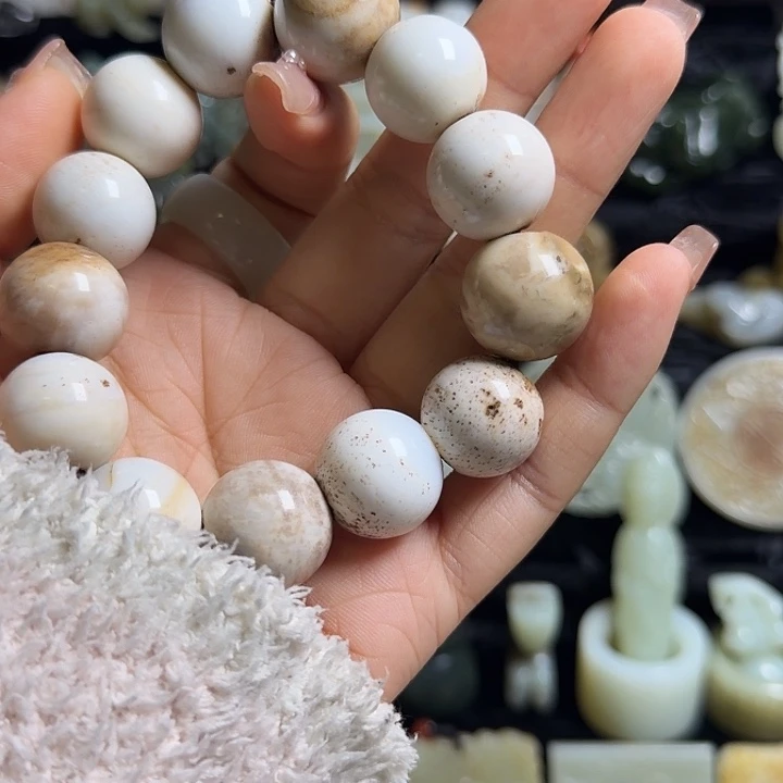 迪***和田玉（糖玉）未镶嵌颈饰