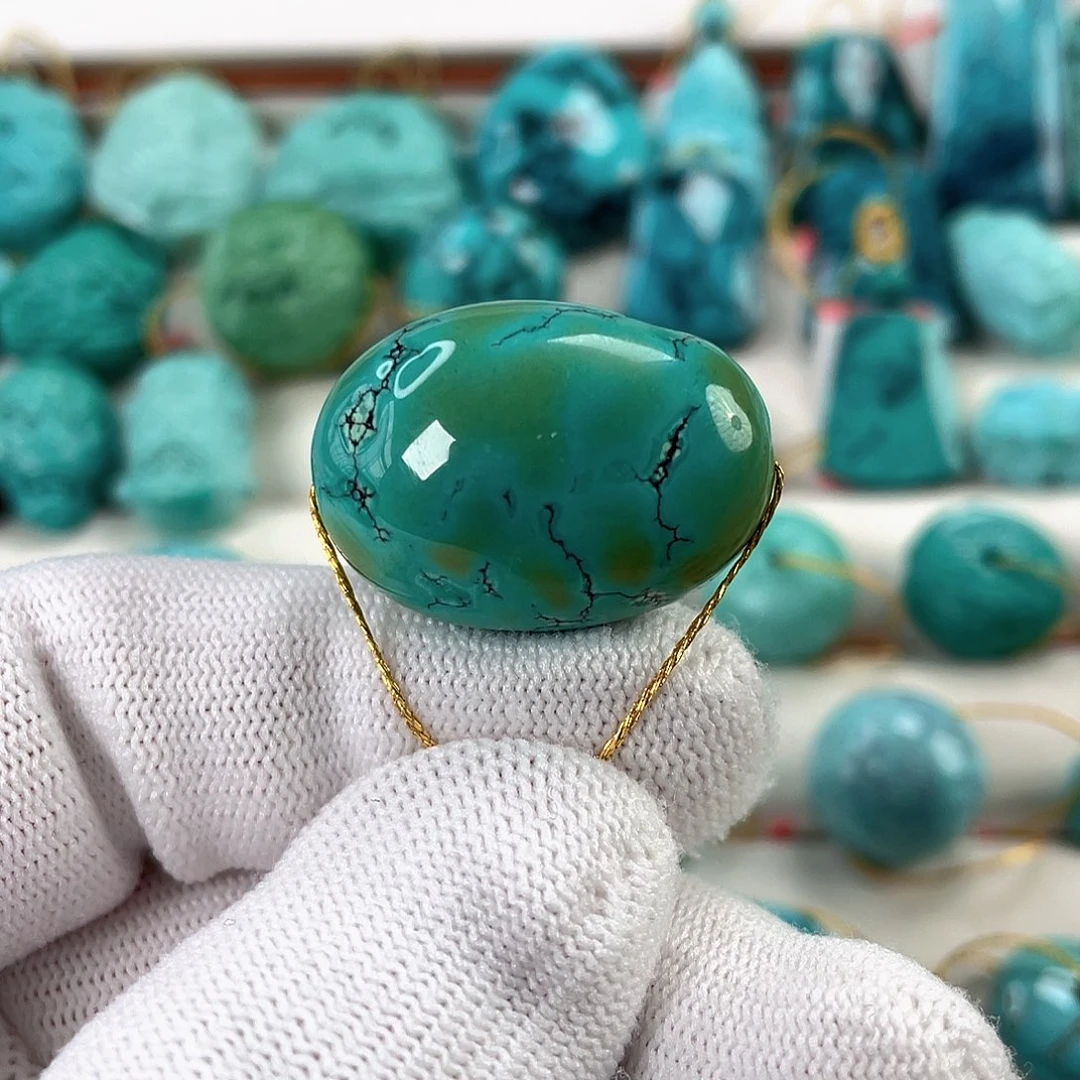 绿松石未镶嵌挂件