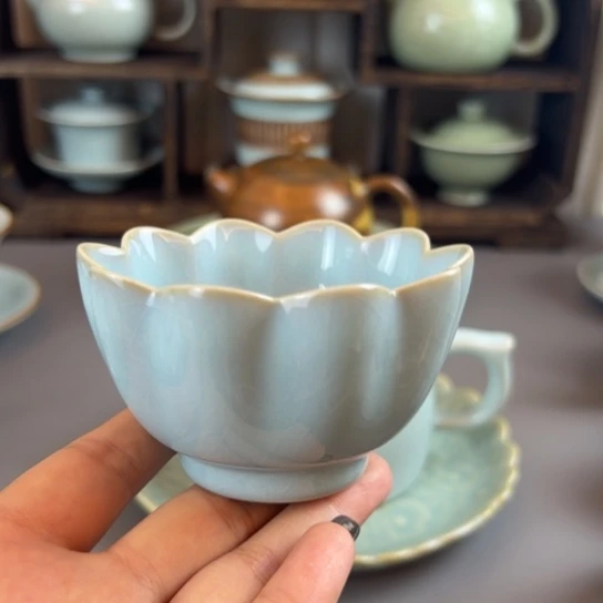 原矿天青色花口杯