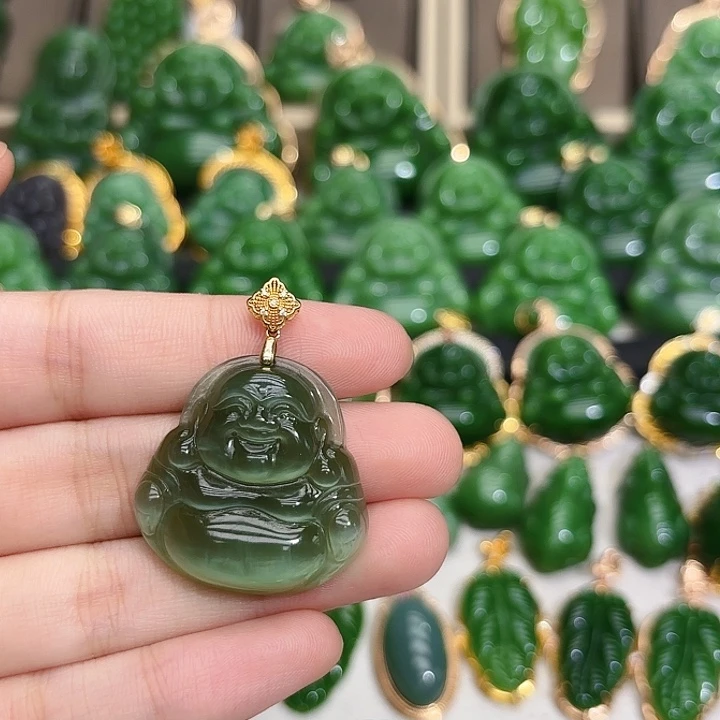 和田玉（碧玉）18K金镶嵌颈饰