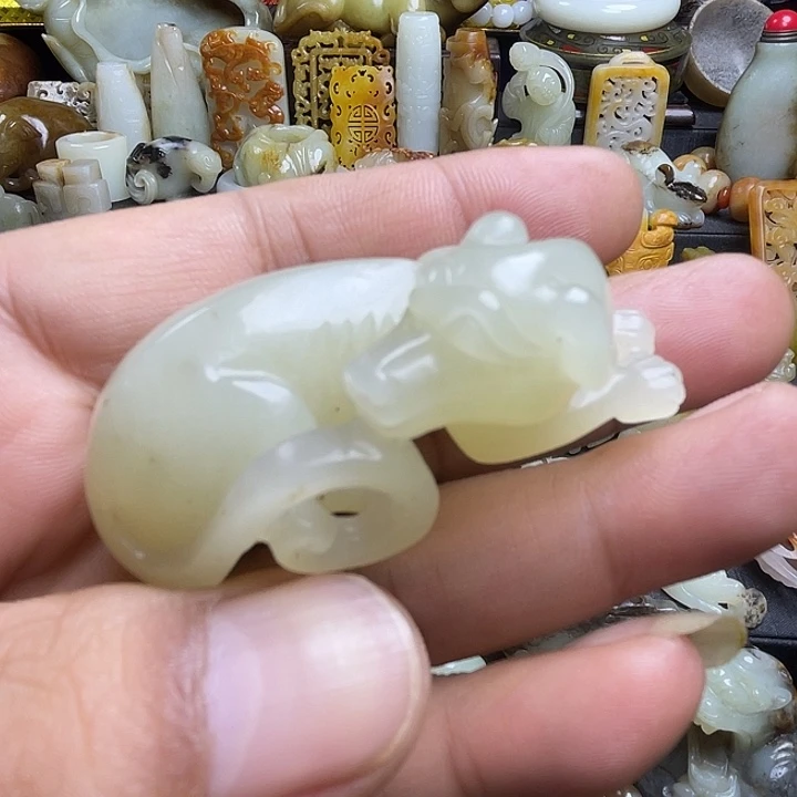 颈饰未镶嵌和田玉（糖玉）