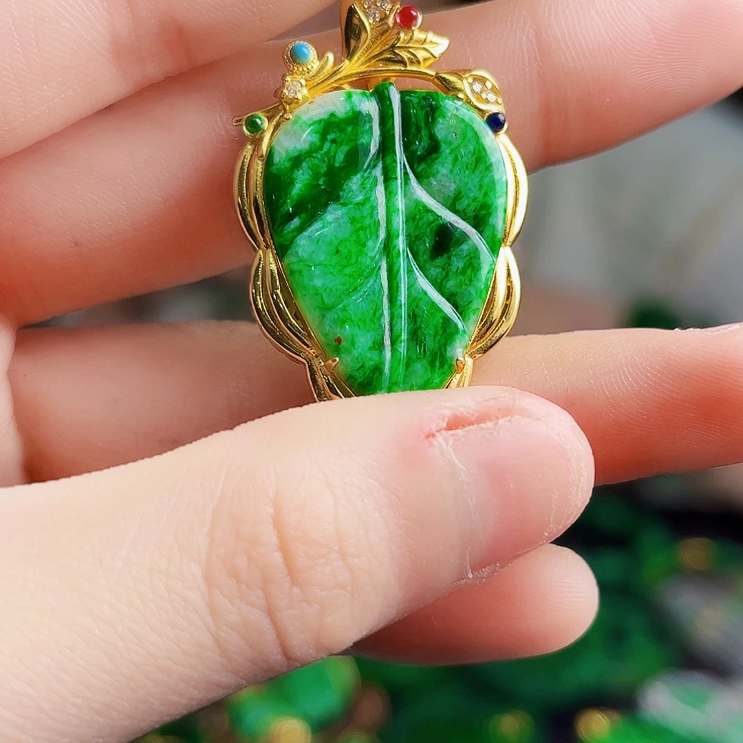 颈饰银S925镶嵌翡翠多样性