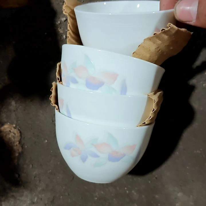 摆件盘子碗茶壶啥都有