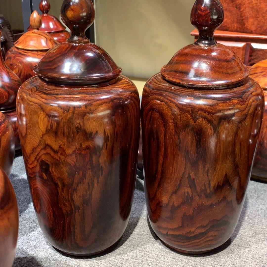 珊***妈木大红酸枝将军罐一对