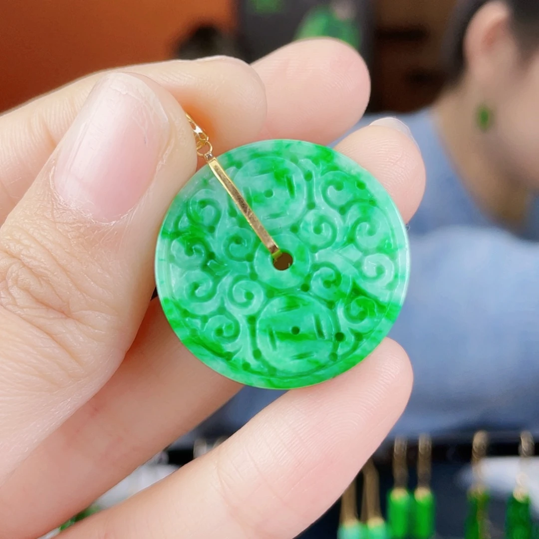 翡翠18K金镶嵌耳饰