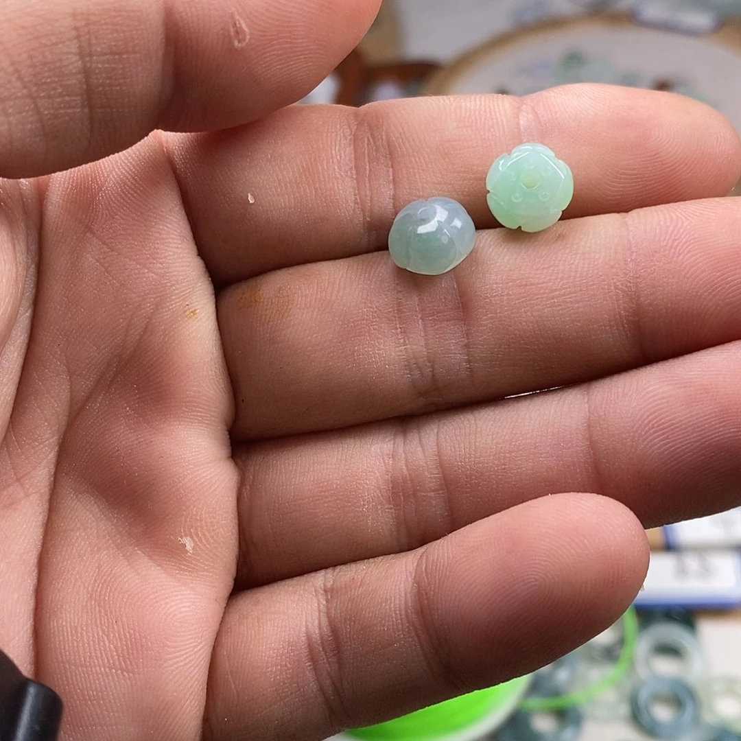 翡翠颈饰未镶嵌?莲花珠