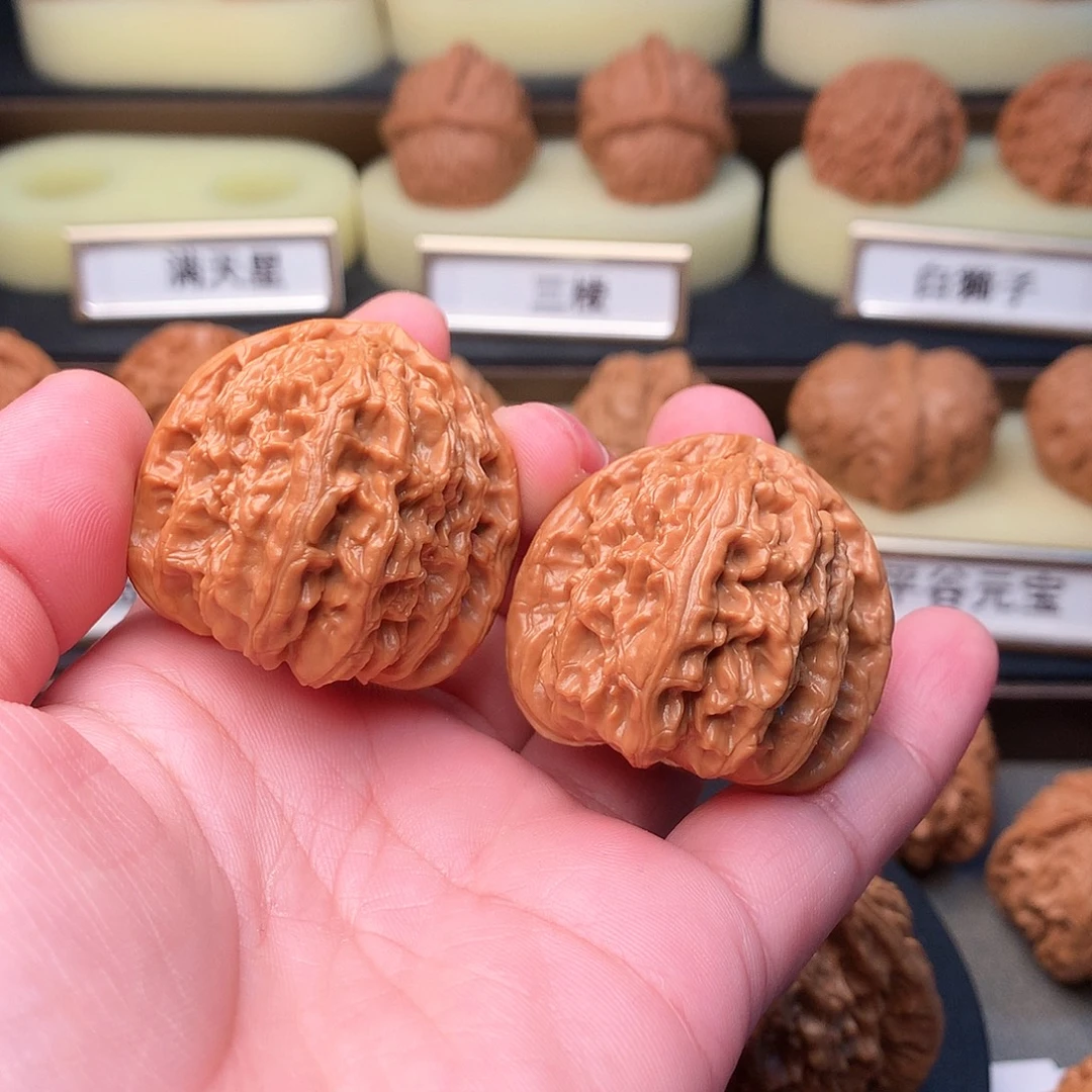 文玩核桃吊坠159号三角白38