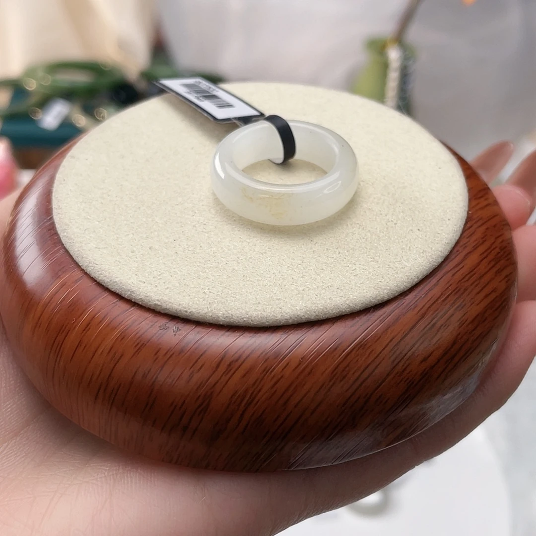 和田玉未镶嵌戒指白色轮胎18.4v500