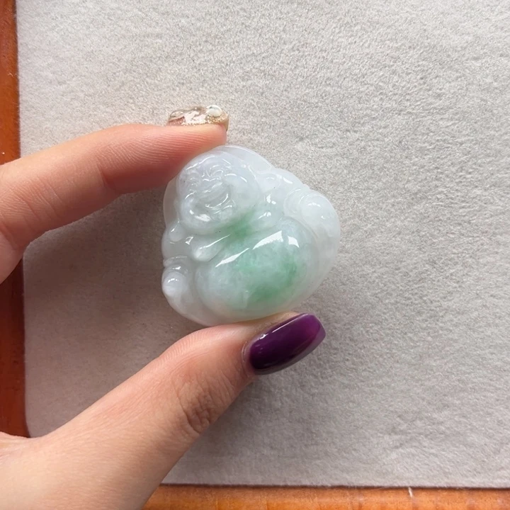 翡翠未镶嵌颈饰佛公