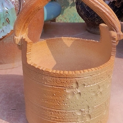 紫砂花盆宽18高度27瑕疵