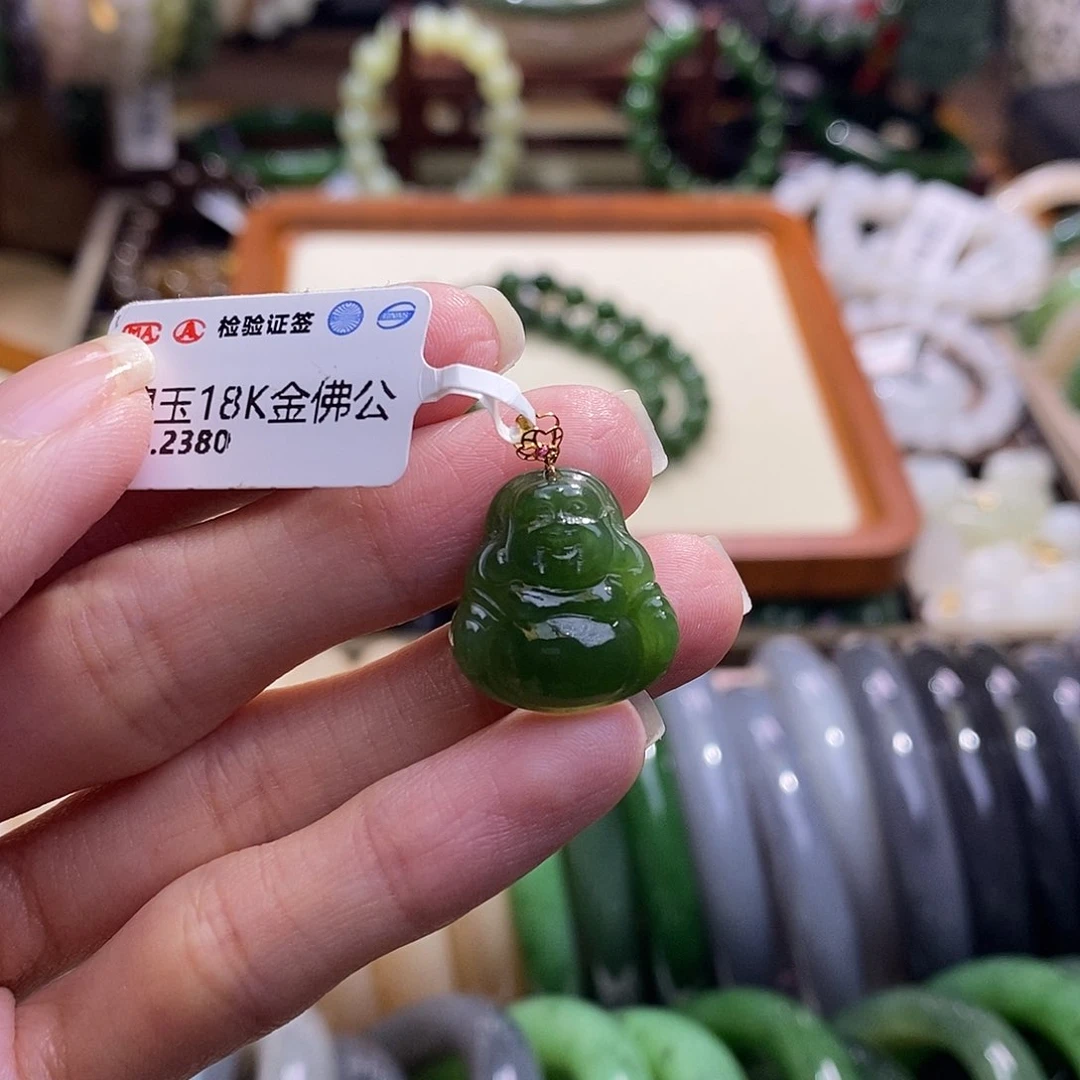 颈饰未镶嵌和田玉碧玉金镶佛公吊坠