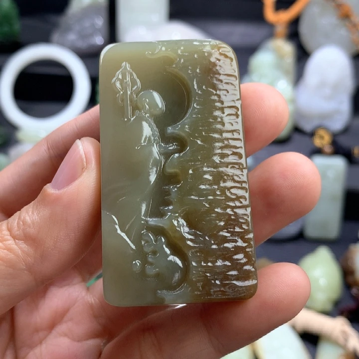 和田玉未镶嵌颈饰