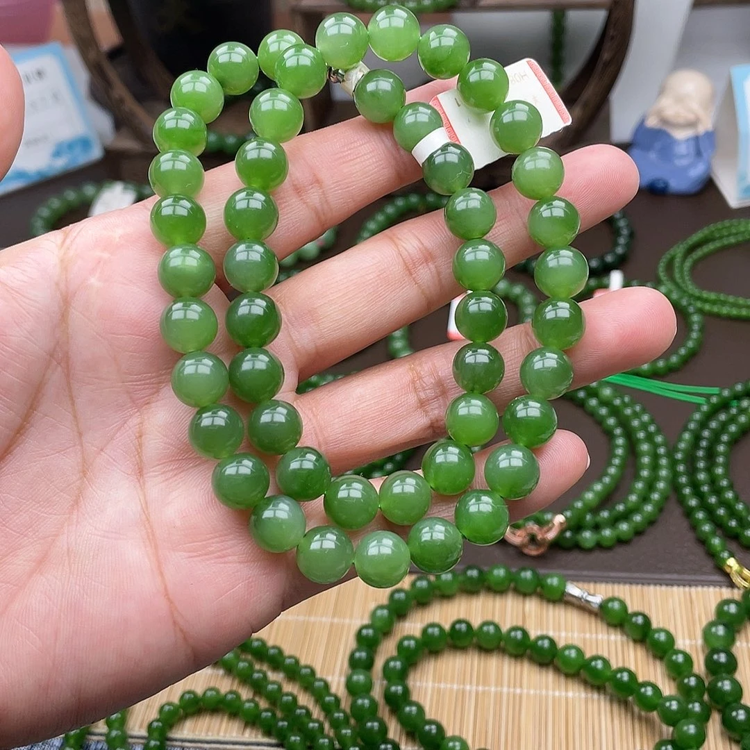 和田玉未镶嵌颈饰阳绿卡9.5