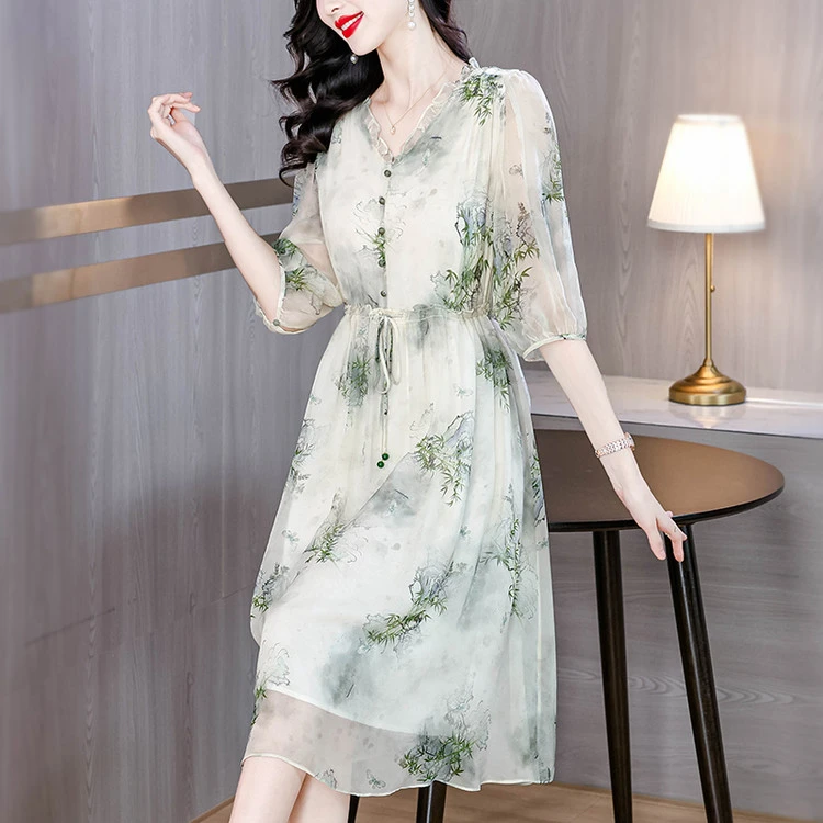 阔太太高端仿真丝气质减龄连衣裙女2025夏季妈妈收腰显瘦高级感裙