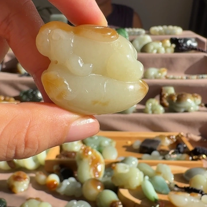 和田玉（糖玉）未镶嵌颈饰