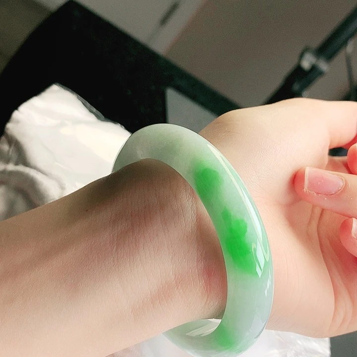 翡翠未镶嵌手镯缅甸天然A货翡翠