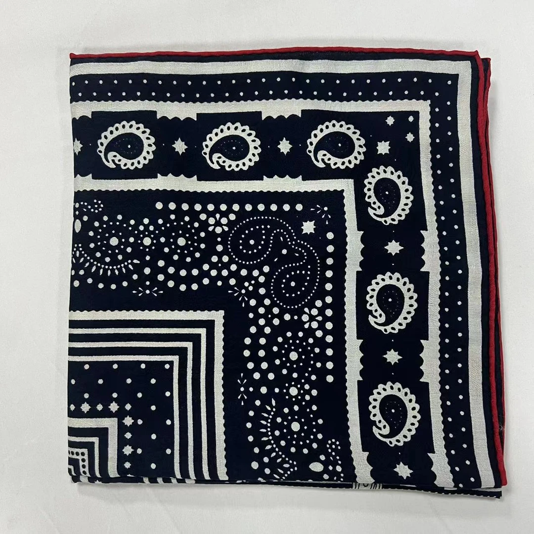 140丝绒方巾-宫格马驹式