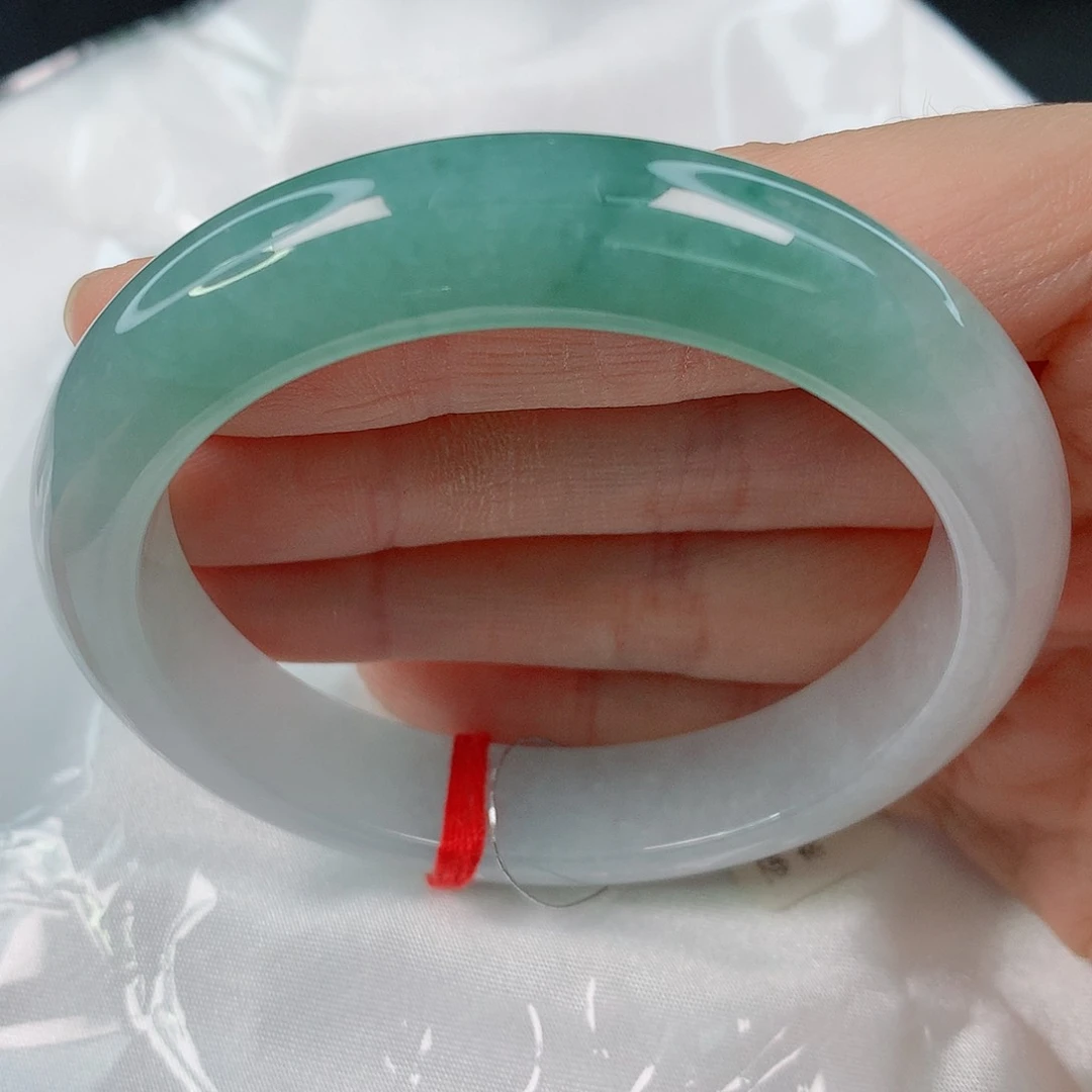 未镶嵌手镯翡翠54.4正圈，青翠绿半山水，秀气，细纹，019