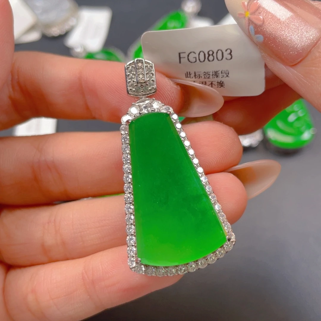 【闪购商品】颈饰银S925镶嵌翡翠翡翠