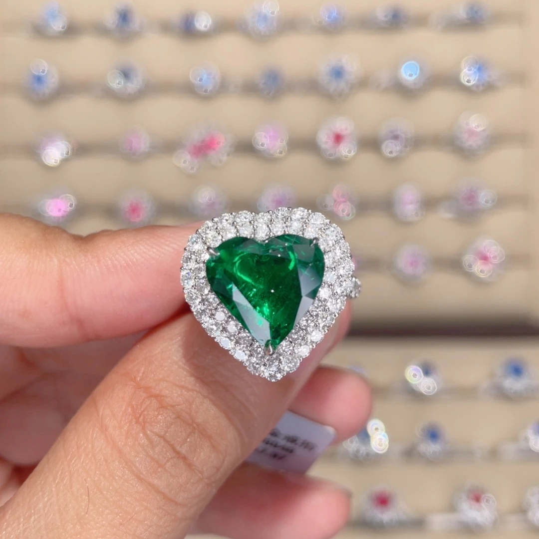 祖母绿戒指18K金镶嵌4.06ct 沃顿