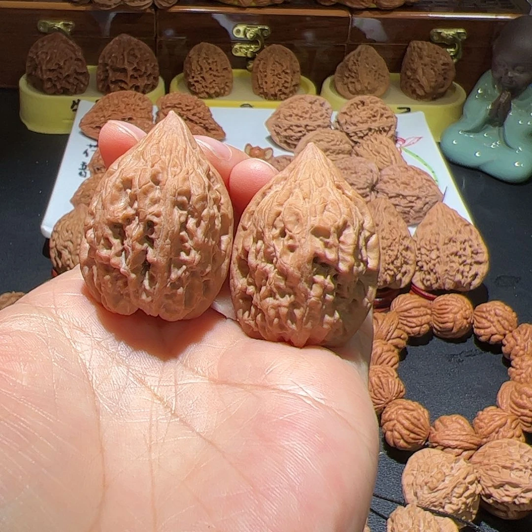 文玩核桃把件势***?钻山鼠