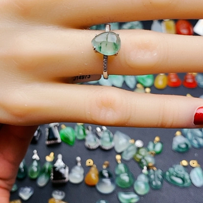 【闪购商品】翡翠戒指银S925镶嵌快**月戒指