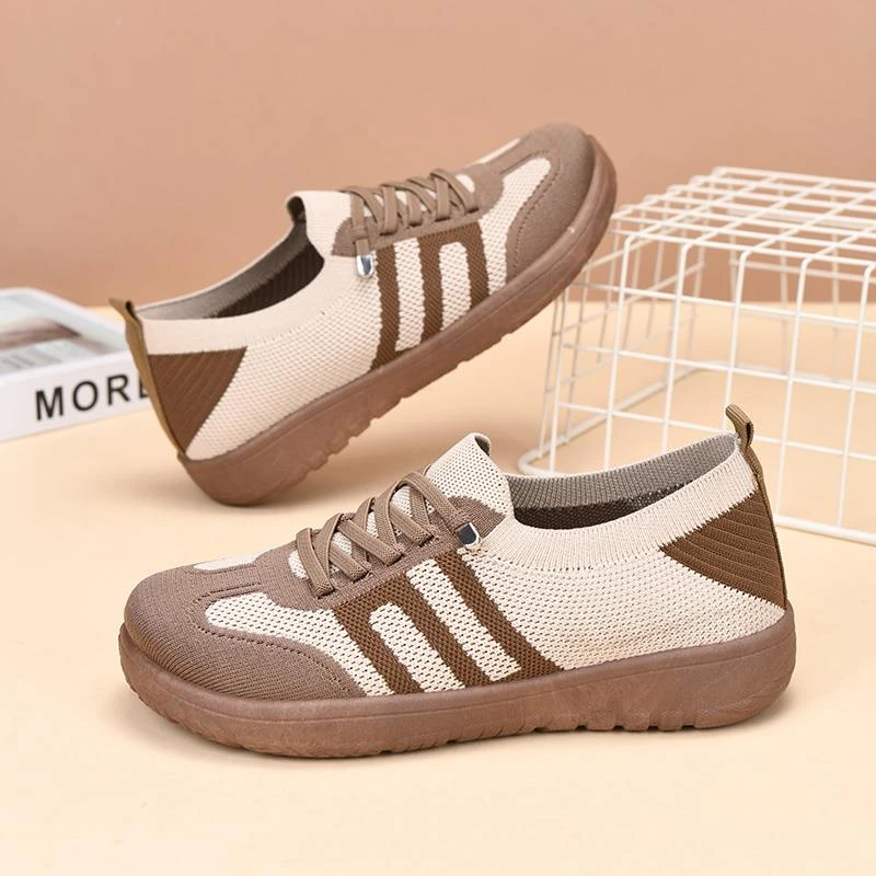 新款春秋季老北京布鞋女软底防滑老年妈妈鞋百搭松紧口透气懒人鞋