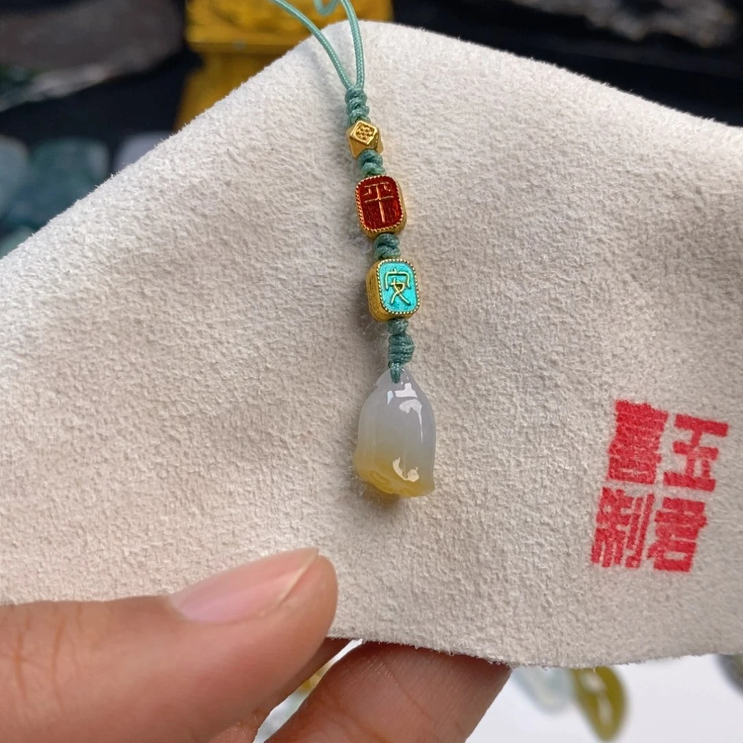 翡翠配石天然翡翠莲蓬