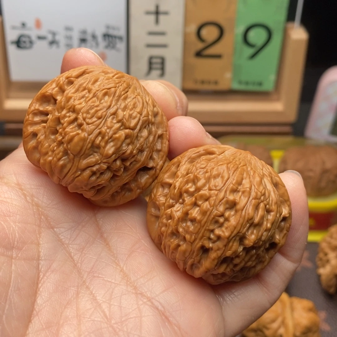 v***n把件文玩核桃泥鳅背