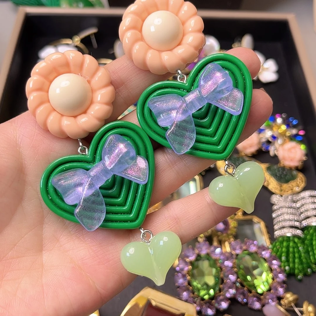 纯铜合金琉璃钉夹都可以