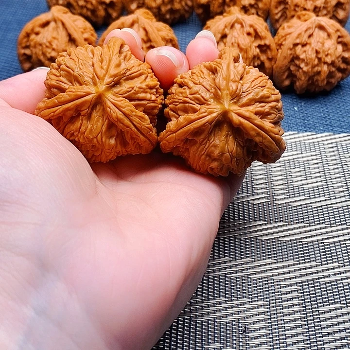 随***意文玩核桃吊坠三棱