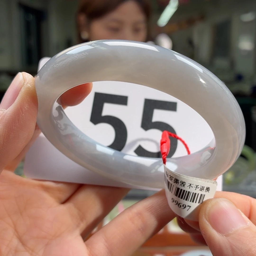 和田玉手镯未镶嵌纹