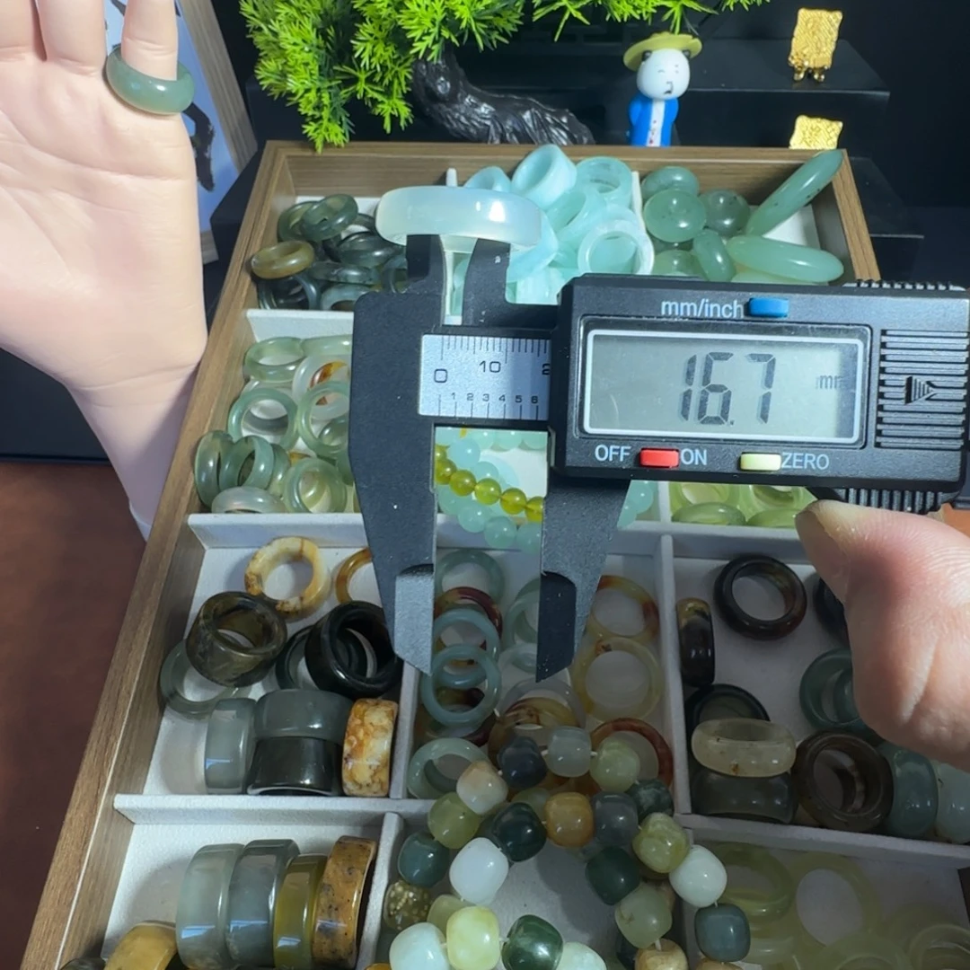 蛇纹石玉未镶嵌戒指微瑕26