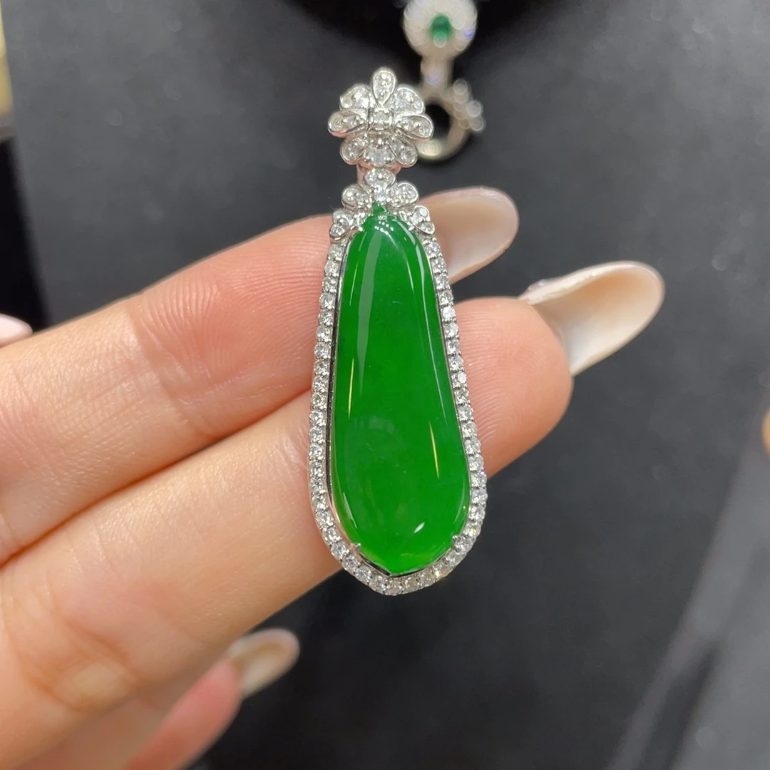 翡翠颈饰18K金镶嵌天然缅甸翡翠a货