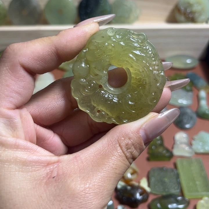蛇纹石玉合金颈饰